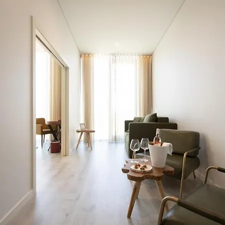 Grapple & Отель Карразеда-ди-Ансиайнш