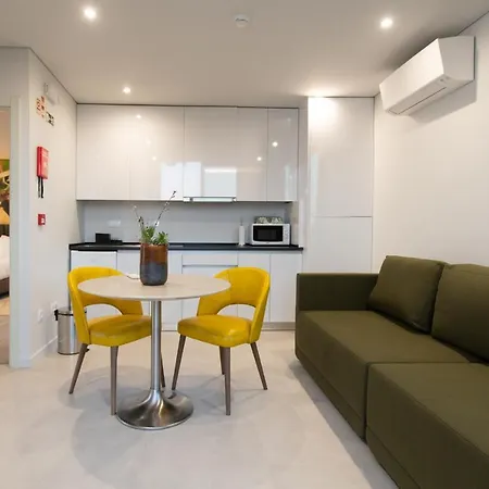 Grapple & Отель Карразеда-ди-Ансиайнш