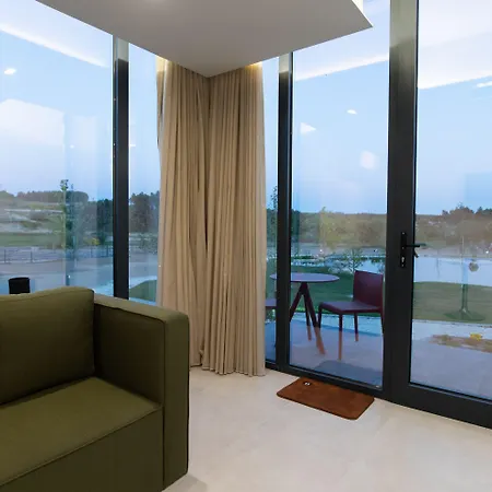 Grapple & Отель