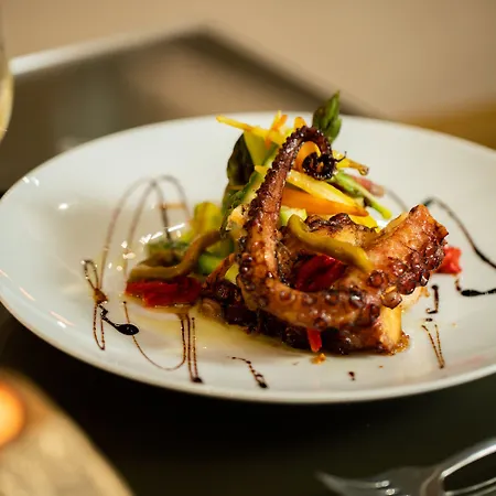 Grapple & 4* Карразеда-ди-Ансиайнш