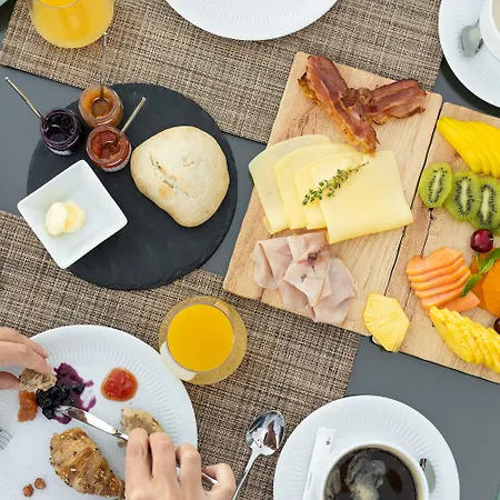 Grapple & 4* Карразеда-ди-Ансиайнш