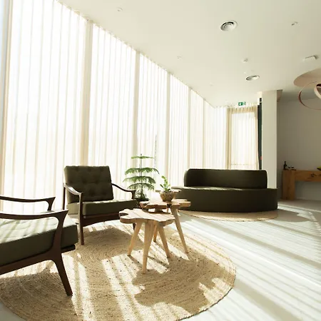 Grapple & Hotel 4*